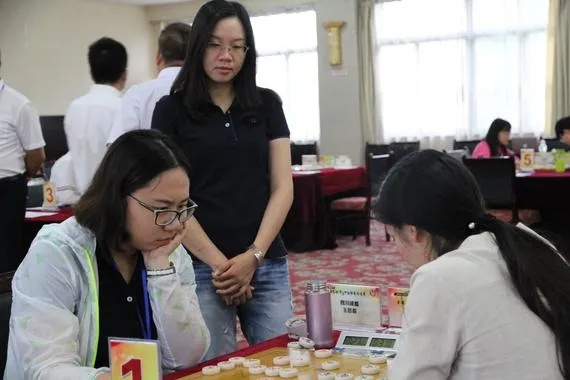 2016年象棋比赛视频，让你看到女棋手的超强实力-第3张图片-www.211178.com_果博福布斯